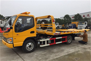 巴州哪里有拖车服务