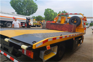 巴州附近拖车电话号码服务