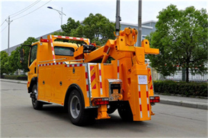 巴州高速路拖车费